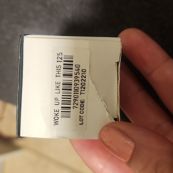 FLAWLESS BASE FOUNDATION SHADE 💥010💥125💥020💥New💯 32 EACH - Picture 4 of 5